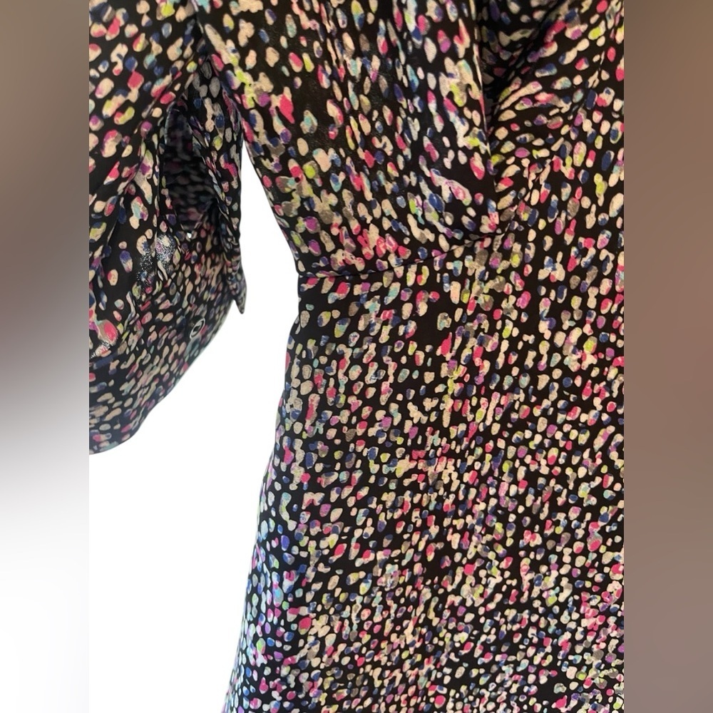 🩷🔥NWOT THE LIMITED Women's size XL Top with Colorful Dot Pattern. Like New! - Picture 5 of 10